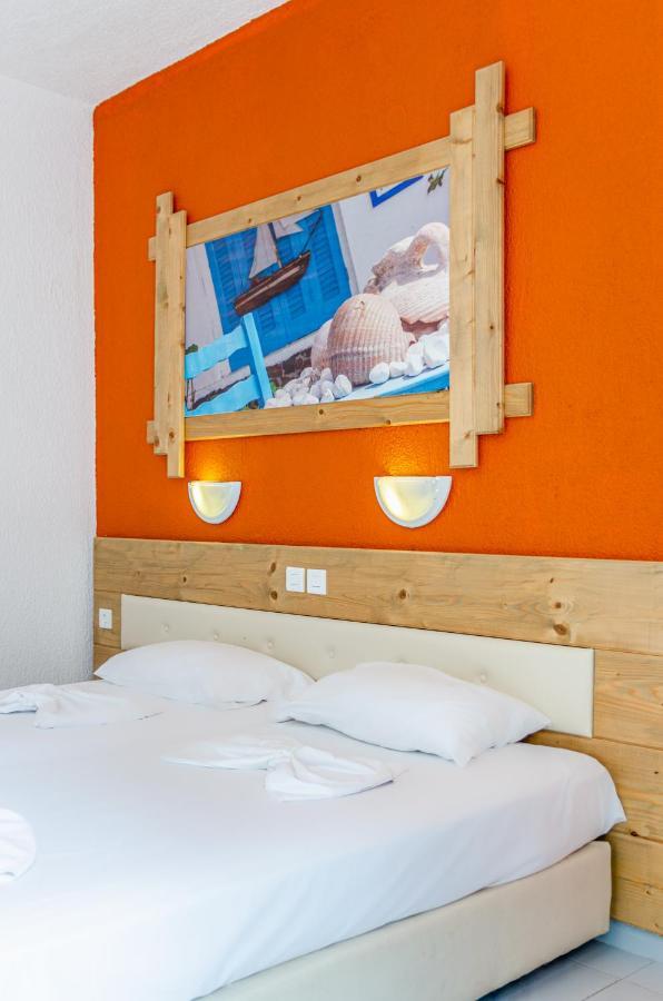 Simple Blue Hotel