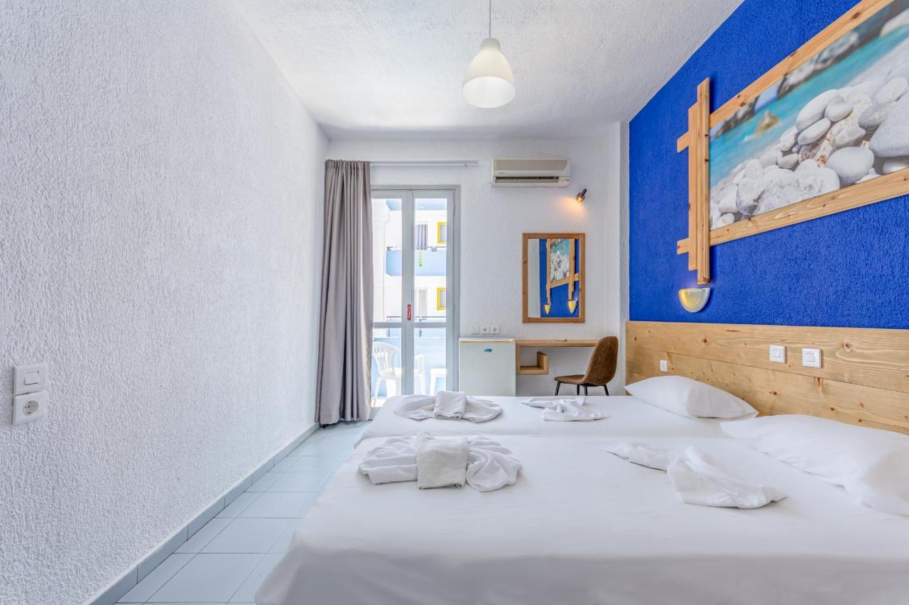 Simple Blue Hotel 2*