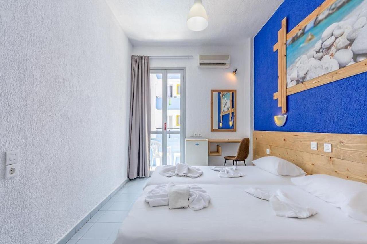 Simple Blue Hotel 2*